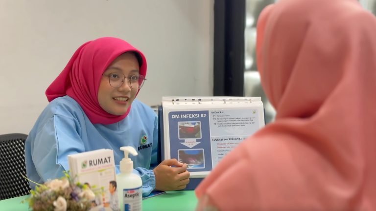Cerita Ny. Hosiamah: Sembuh dari Ancaman Amputasi Berkat Perawatan Luka di RUMAT Bangkalan