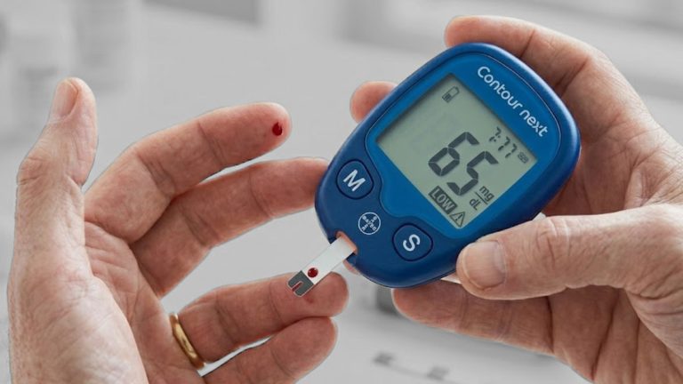Hipoglikemia dan Hiperglikemia: Gejala & Cara Mengatasi